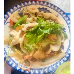 Mực Xào Hành Cần